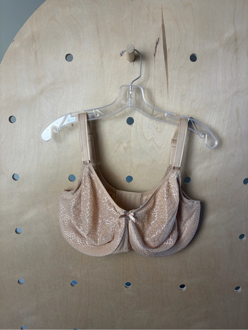 Chantelle C Magnifique Seamless Minimizer Underwire Bra (C18910) Ultra Nude 38H - Picture 3 of 8